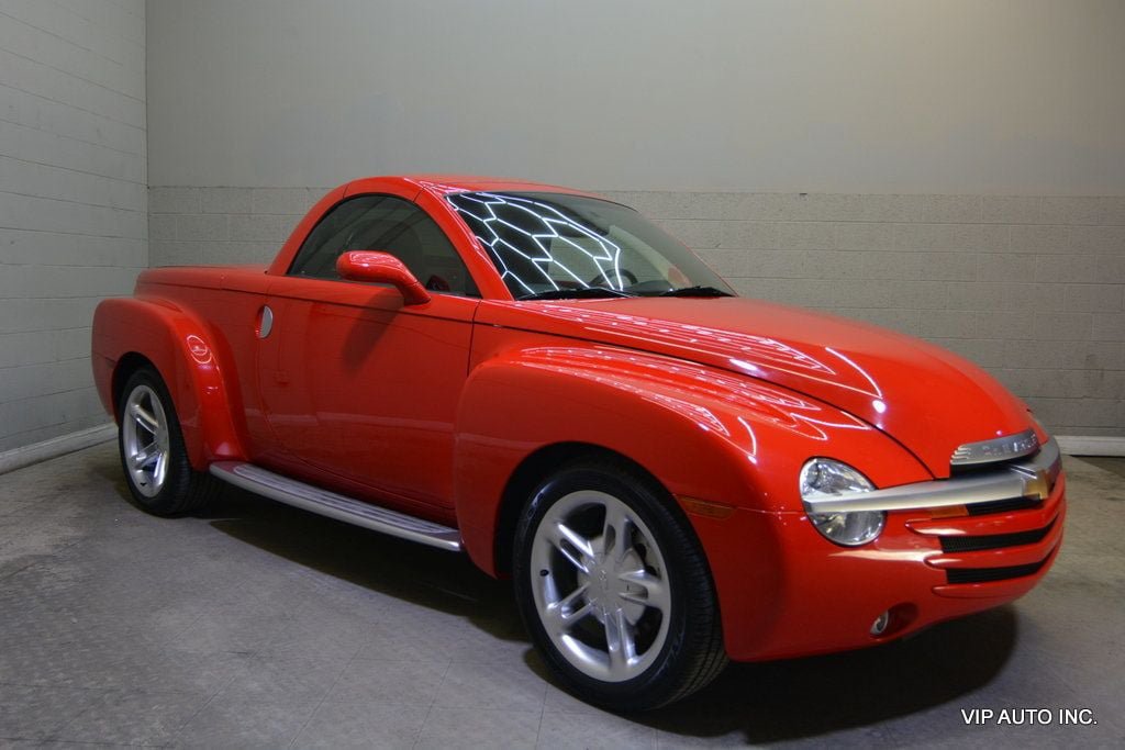 Used 2003 Chevrolet SSR w/ Preferred Equipment Group RWD image 1