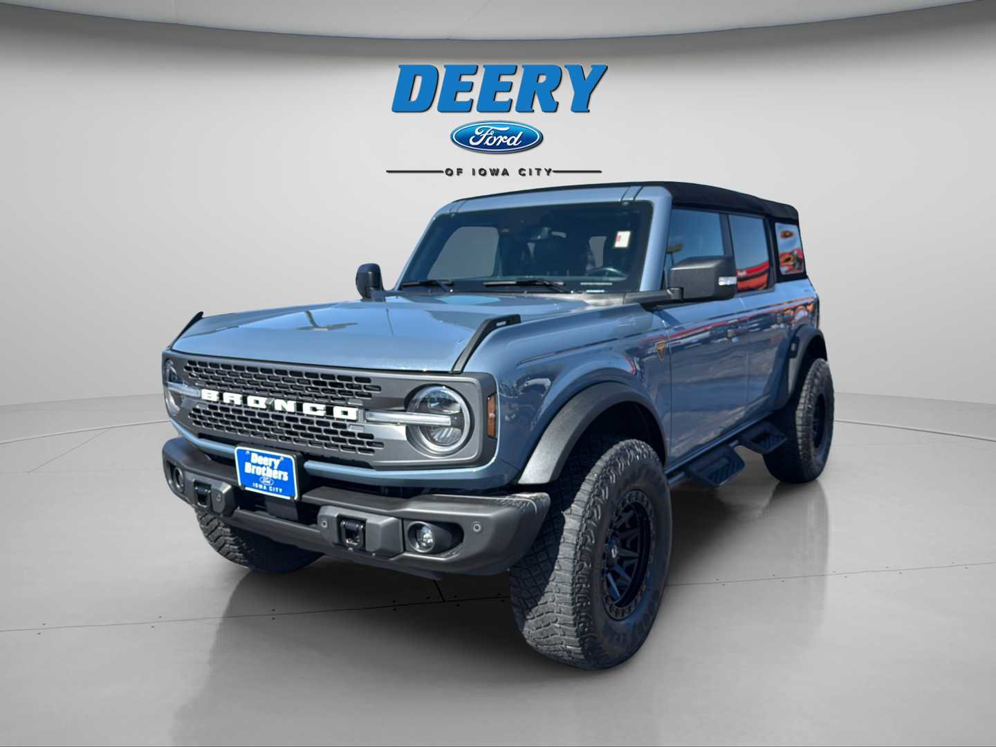 Used 2023 Ford Bronco Badlands image 11