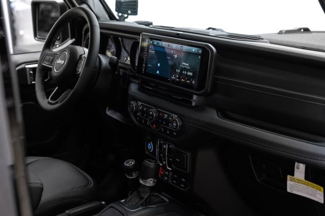 Used 2025 Jeep Gladiator Rubicon w/ Safety Group AWD/4WD image 67