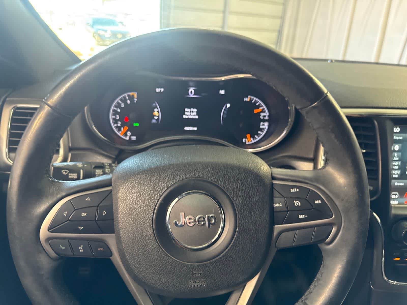 Used 2018 Jeep Grand Cherokee Altitude AWD/4WD image 22