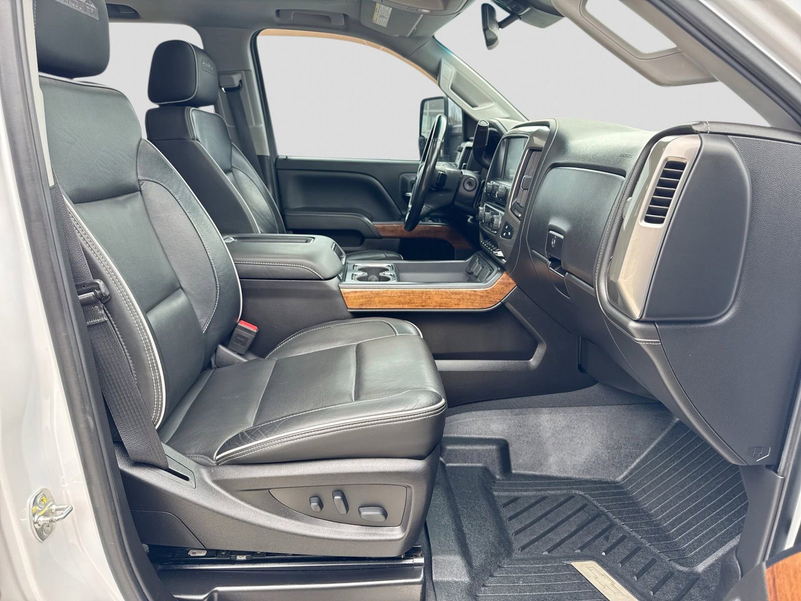 Used 2019 Chevrolet Silverado 2500 High Country image 7