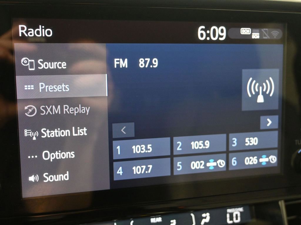 Used 2024 Toyota Sienna XLE image 17