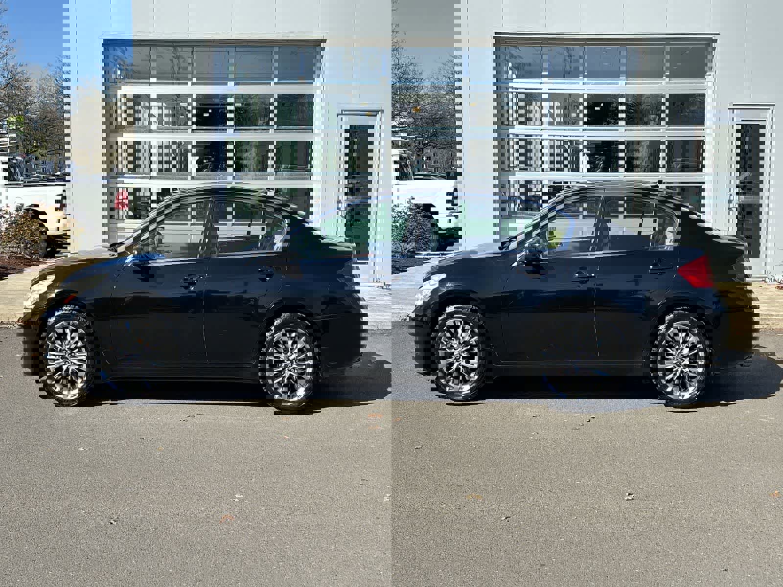 Used 2008 INFINITI G35 x Sedan w/ Premium Pkg image 2