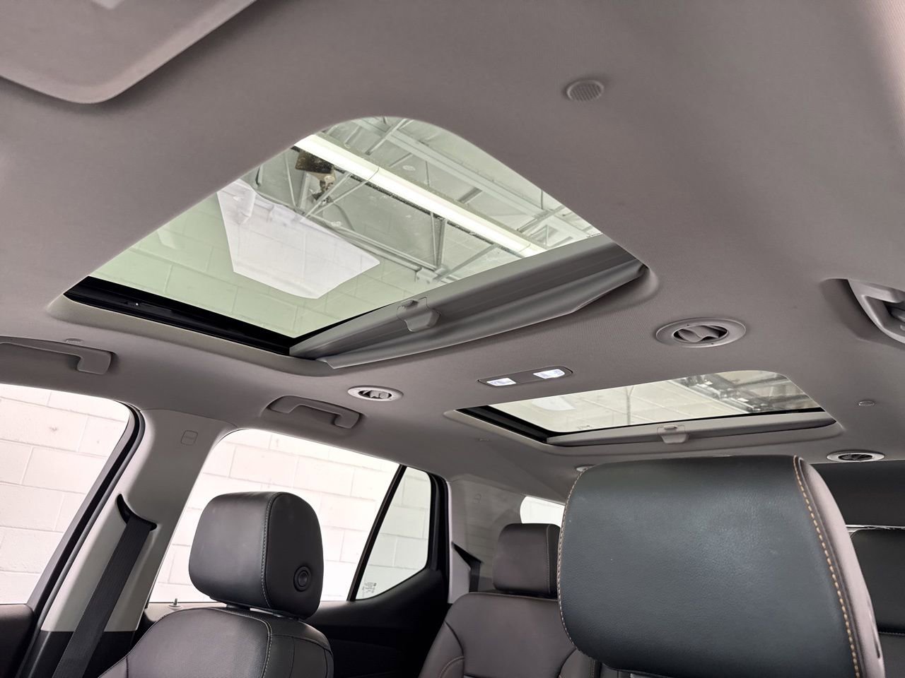 Used 2020 Chevrolet Traverse Premier image 17