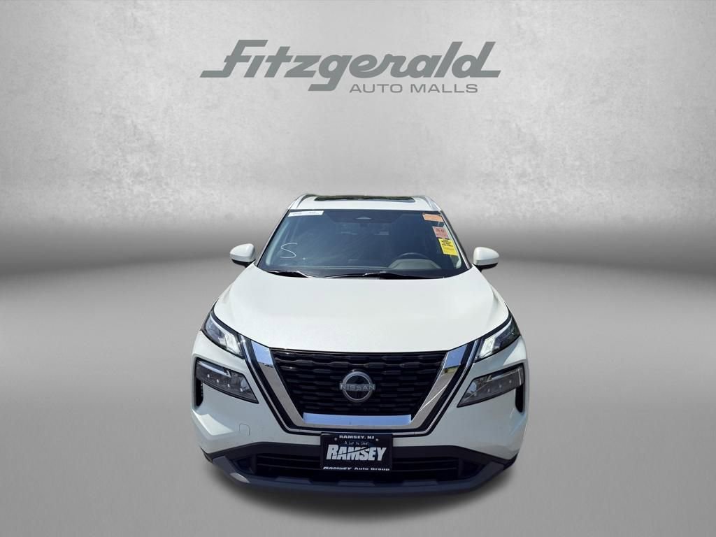 Used 2023 Nissan Rogue SV w/ SV Premium B Package AWD/4WD image 2