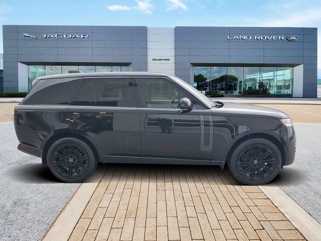 Certified 2024 Land Rover Range Rover SE image 4