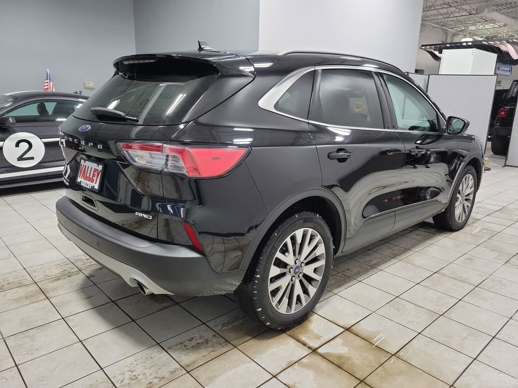 Used 2022 Ford Escape Titanium image 12