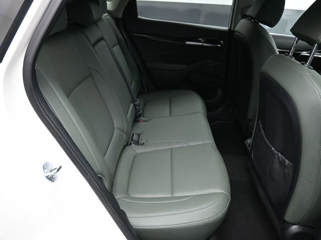 Certified 2025 Kia Seltos SX w/ SX Sunroof Package image 25