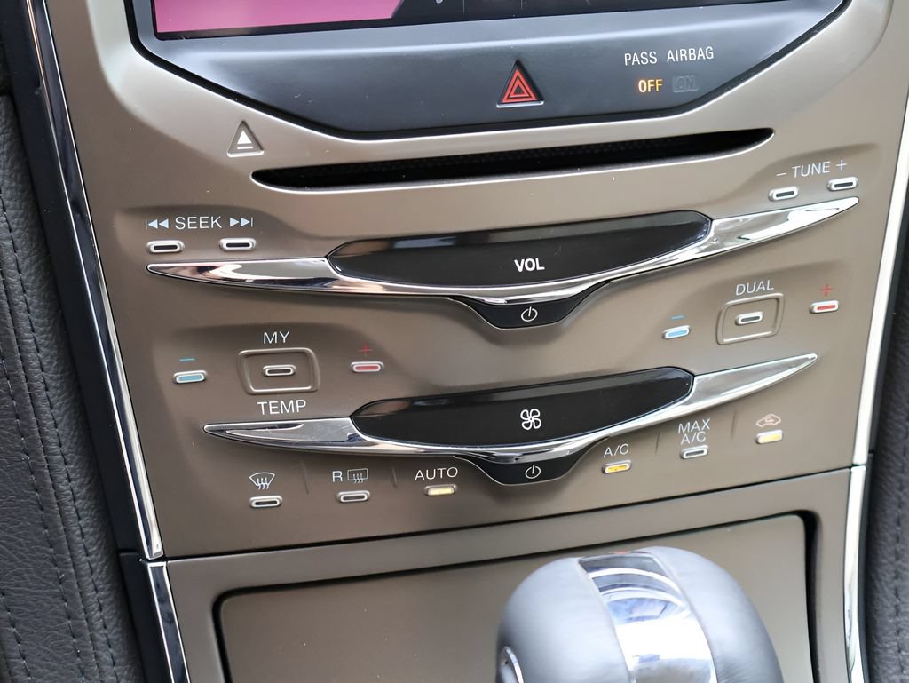 Used 2011 Lincoln MKX 2WD w/ 102A Rapid Spec Order Code image 24