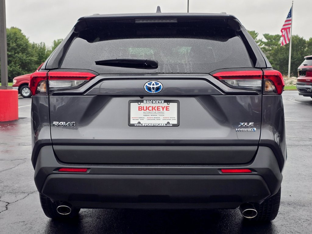 Used 2021 Toyota RAV4 XLE w/ Convenience Package AWD/4WD image 7