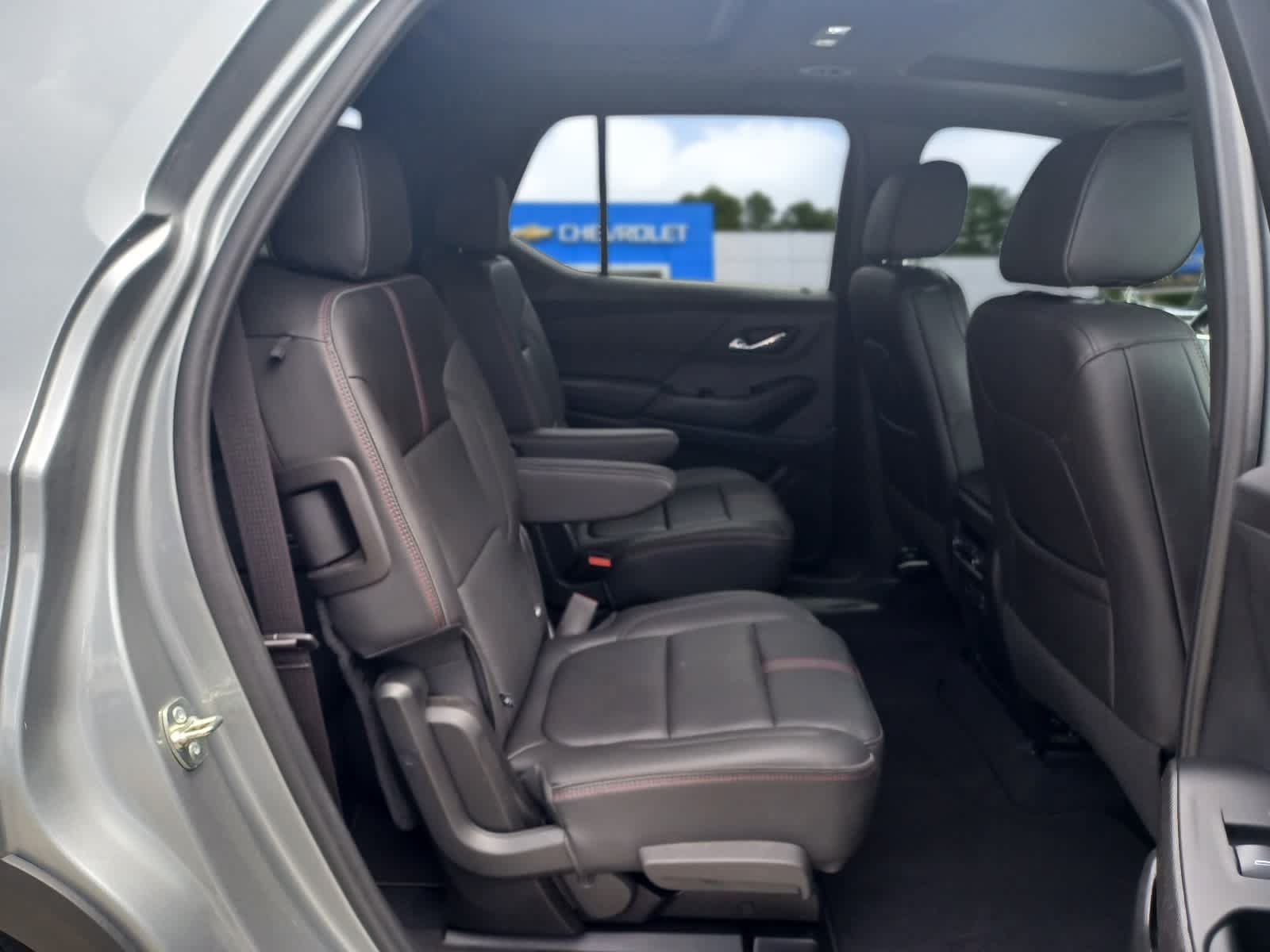 Used 2023 Chevrolet Traverse RS AWD/4WD image 24
