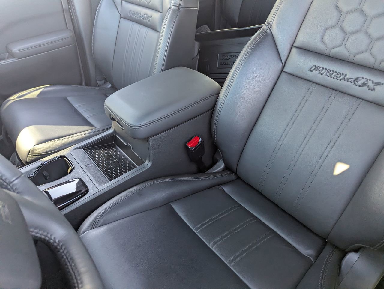 Certified 2022 Nissan Frontier PRO-4X w/ Pro-4X Premium Package AWD/4WD image 19