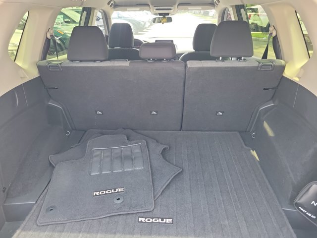 Used 2023 Nissan Rogue SV FWD image 9