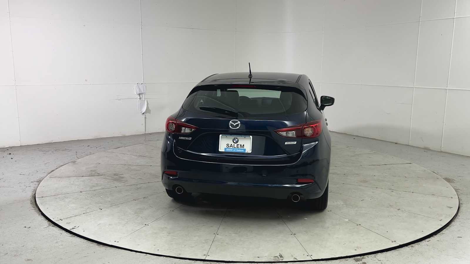 Used 2018 MAZDA MAZDA3 Touring image 2