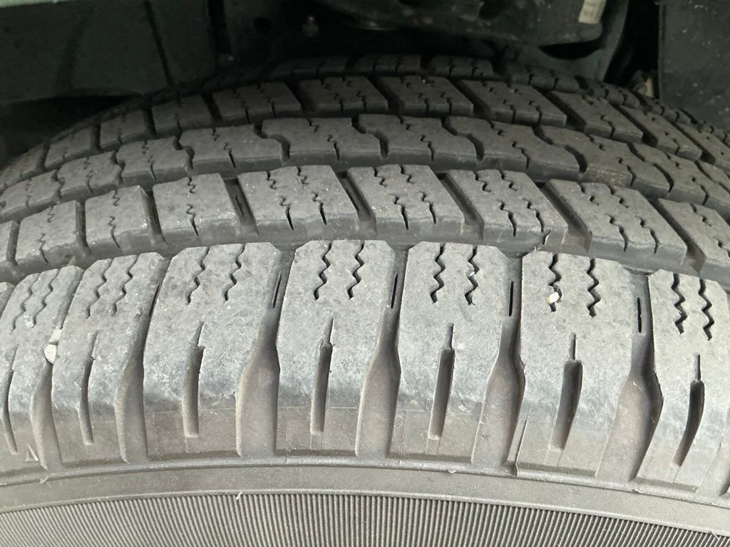 Used 2024 Nissan Titan SV w/ SV Bronze Edition Package image 9