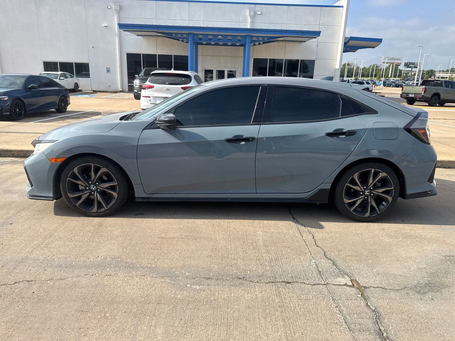 Used 2019 Honda Civic Sport image 5