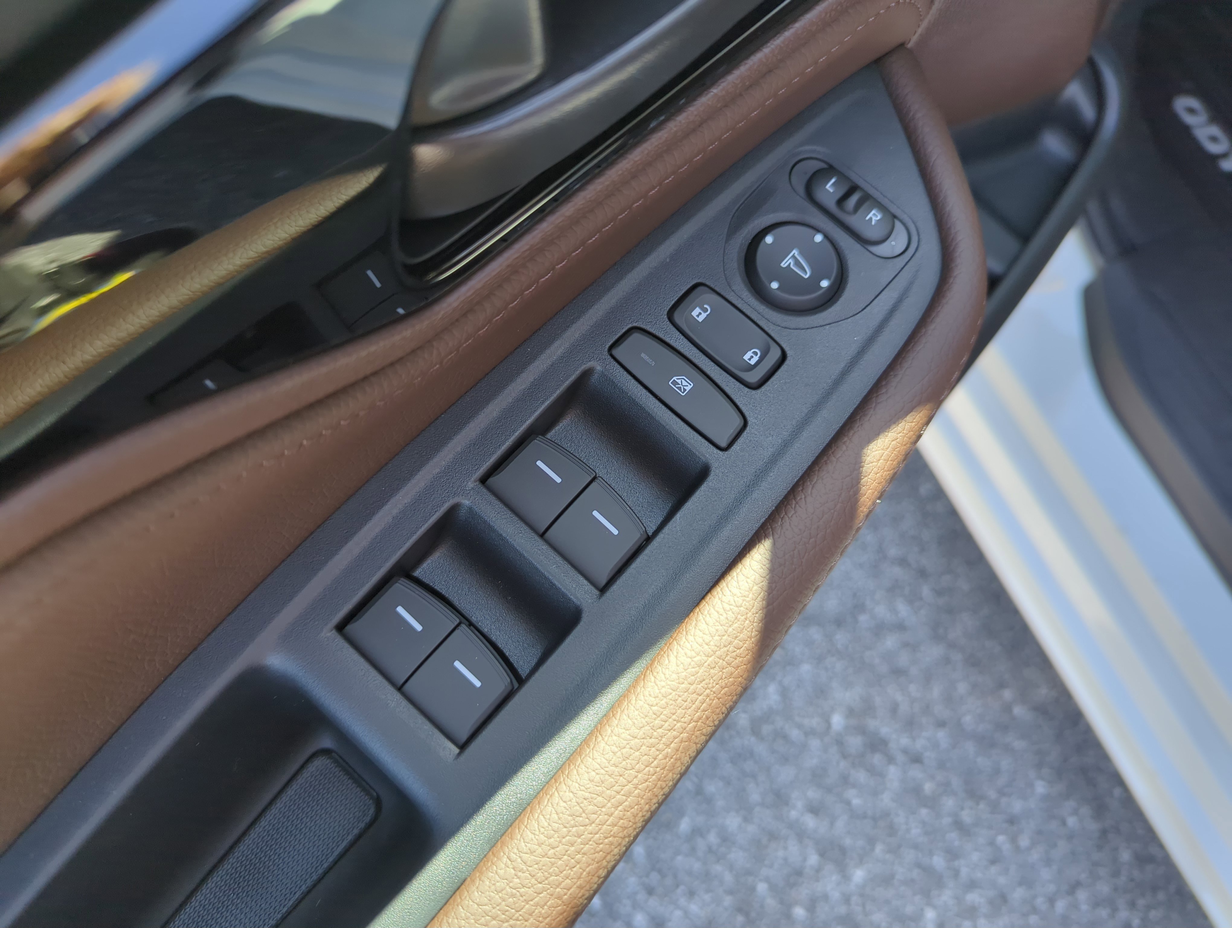New 2026 Honda Odyssey Touring image 17