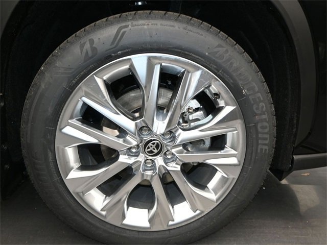 New 2026 Toyota Highlander Limited image 18