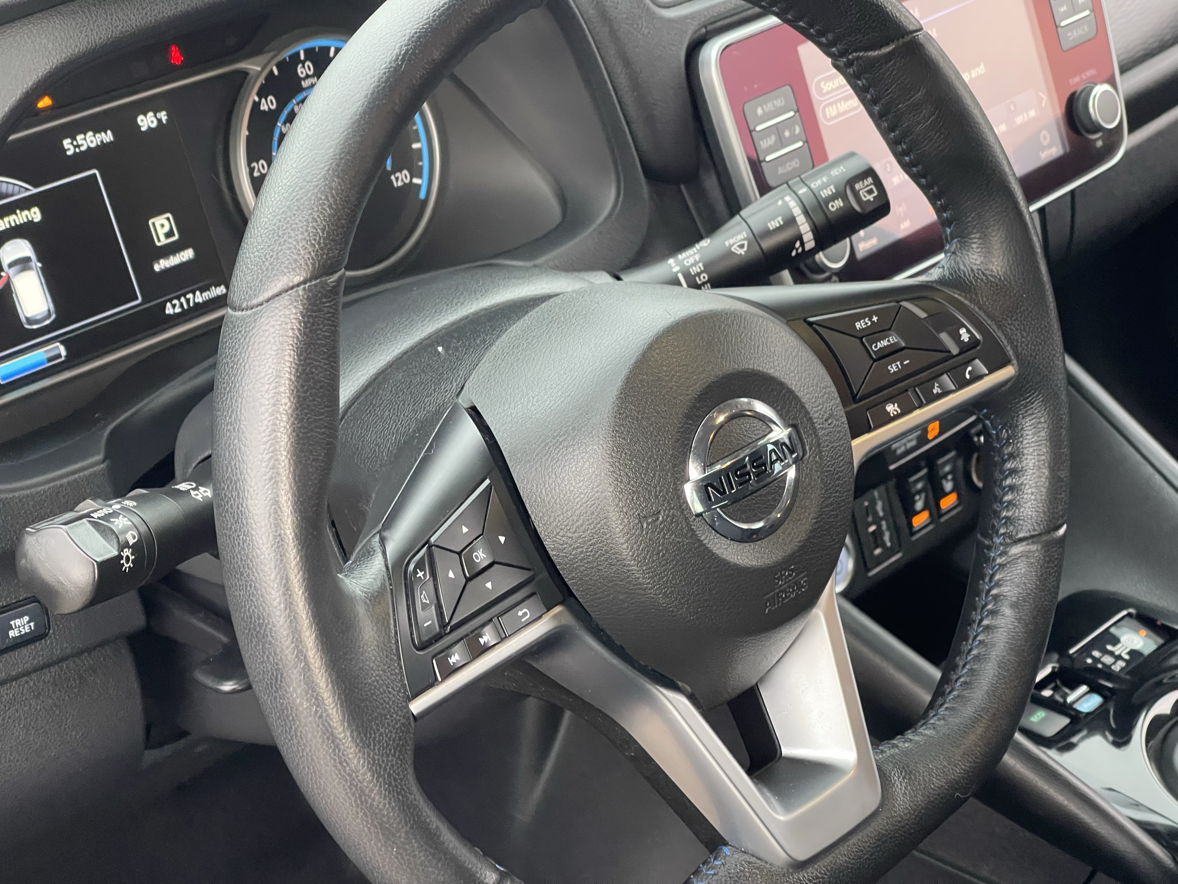 Used 2022 Nissan Leaf SV FWD image 21