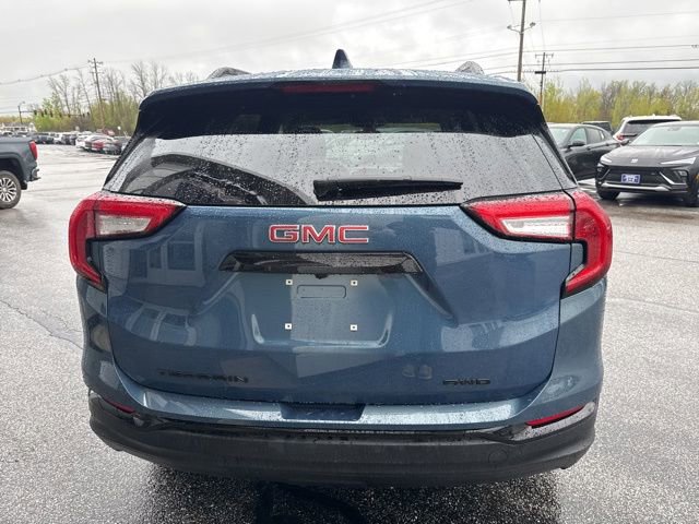 Used 2024 GMC Terrain SLE w/ Elevation Edition AWD/4WD image 6
