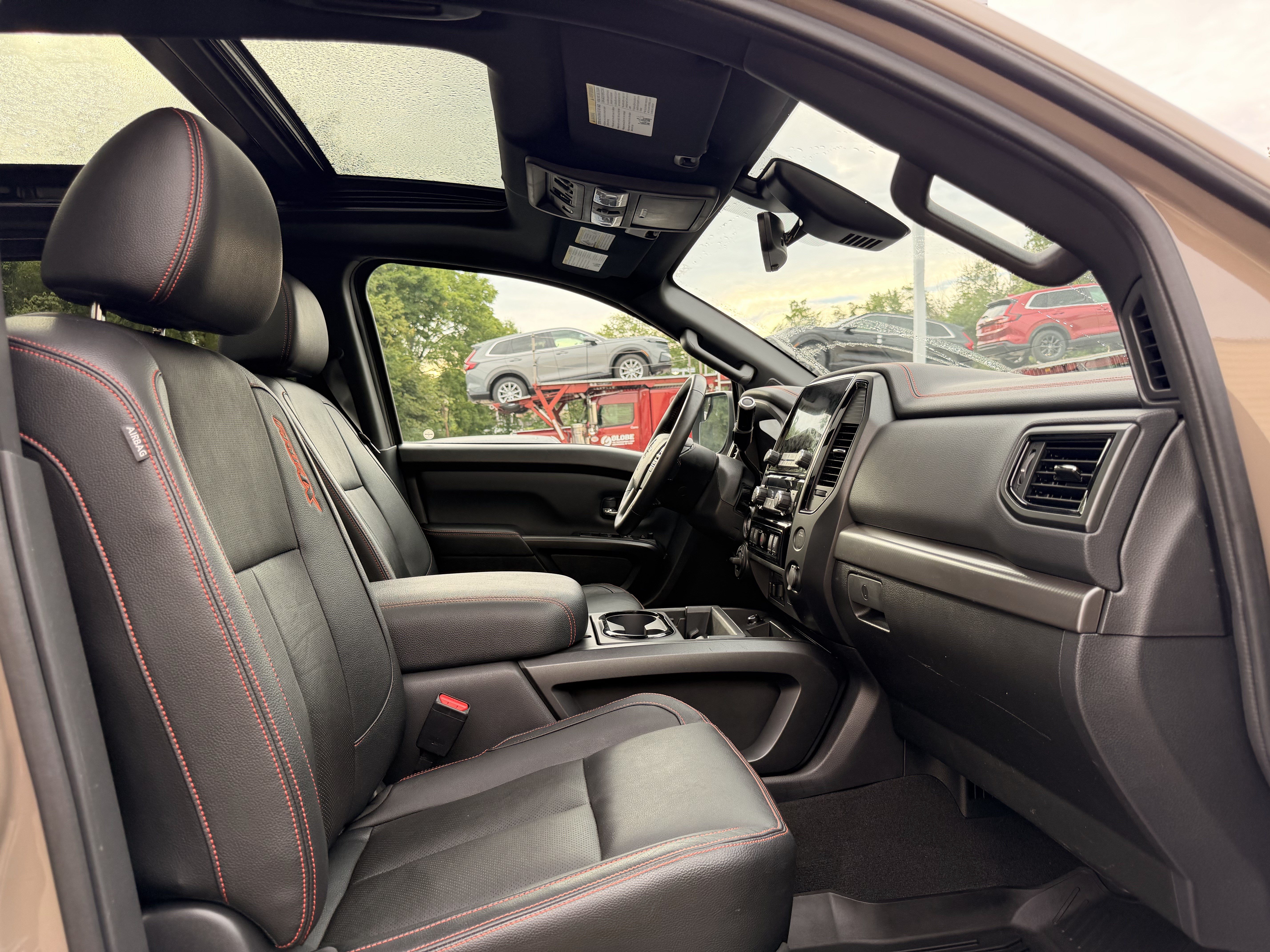 Used 2023 Nissan Titan PRO-4X w/ Pro-4x Convenience Package AWD/4WD image 16