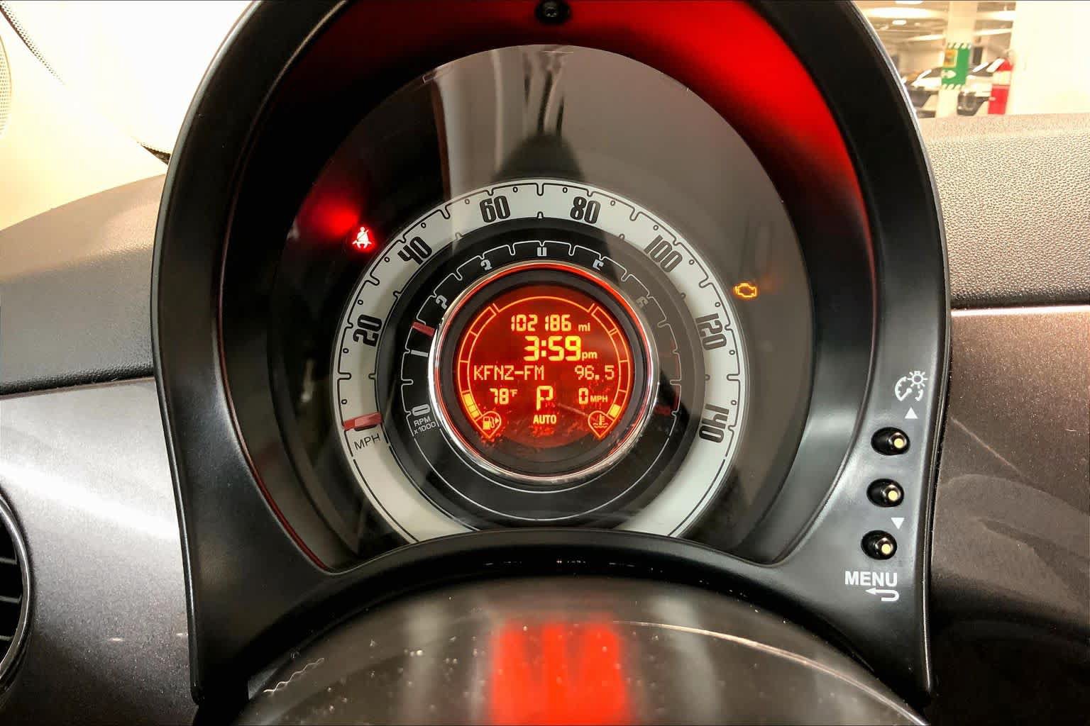 Used 2015 FIAT 500 Pop FWD image 25