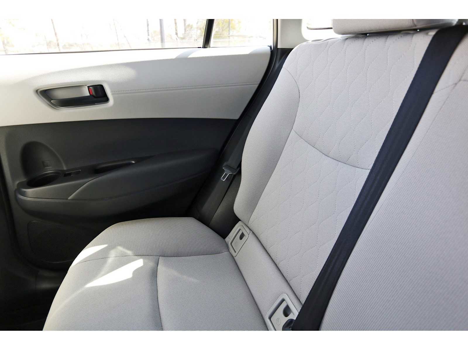 Used 2025 Toyota Corolla Cross L image 9