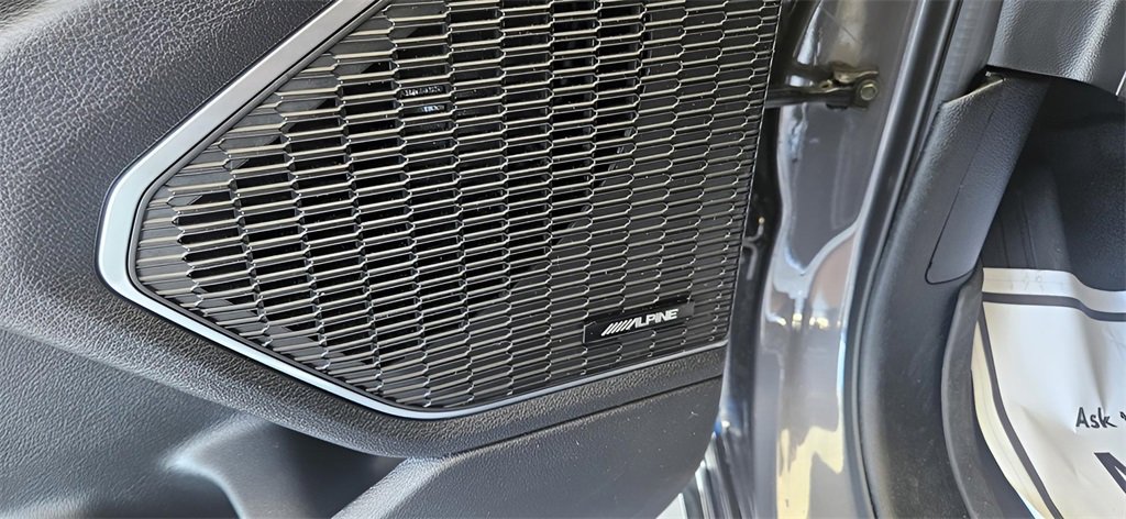 Used 2024 Jeep Grand Cherokee L Overland w/ Luxury Tech Group IV image 14