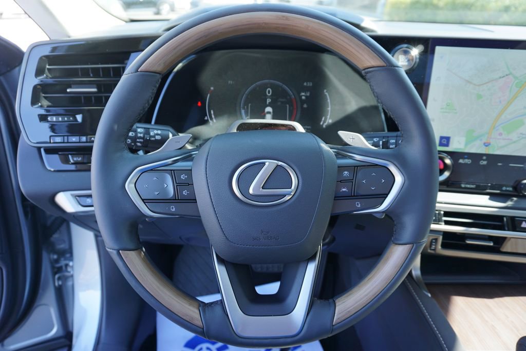 Used 2023 Lexus RX 350 AWD w/ Accessory Package (Z1) image 17