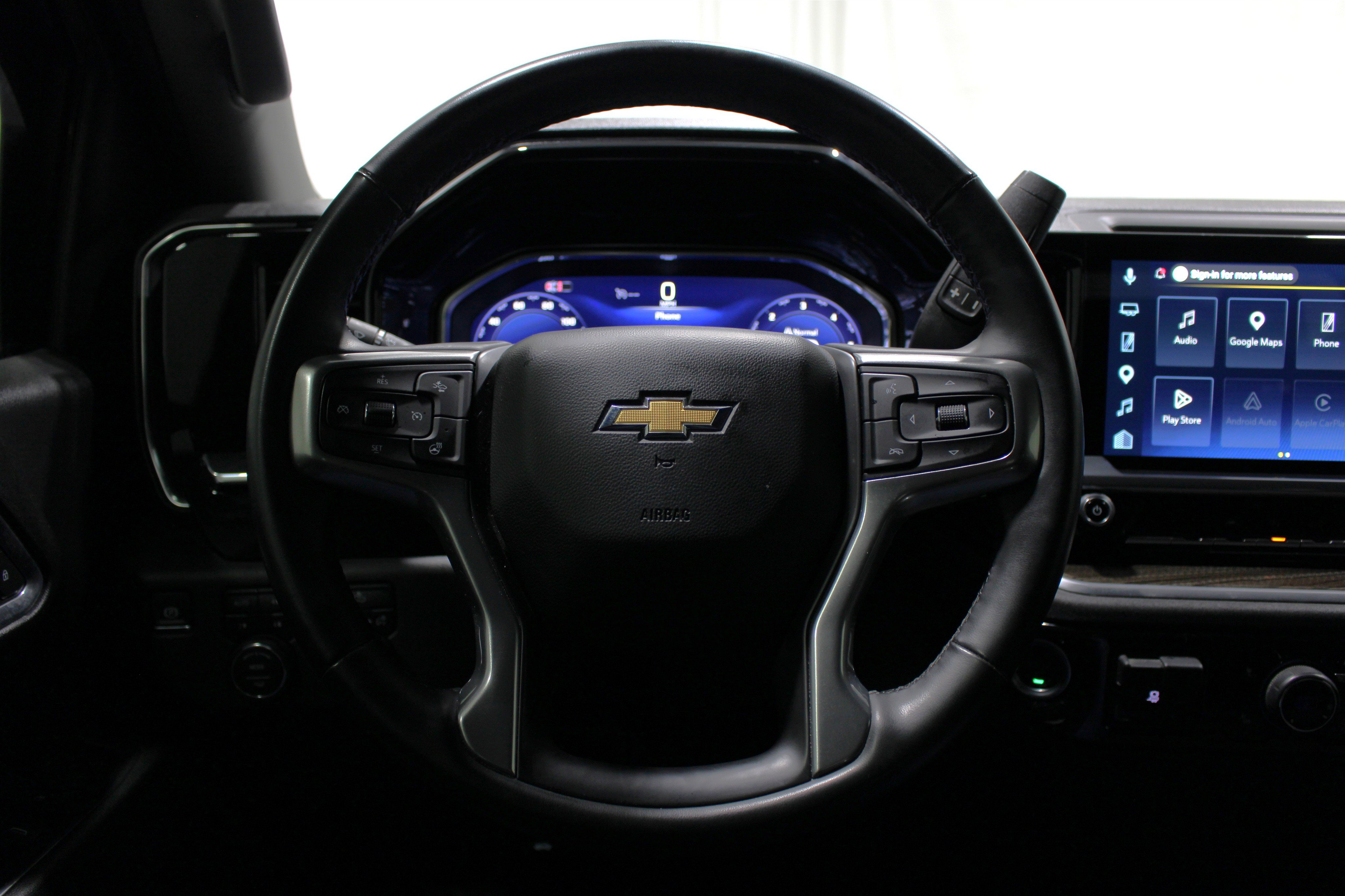 Used 2025 Chevrolet Silverado 1500 LT AWD/4WD image 11
