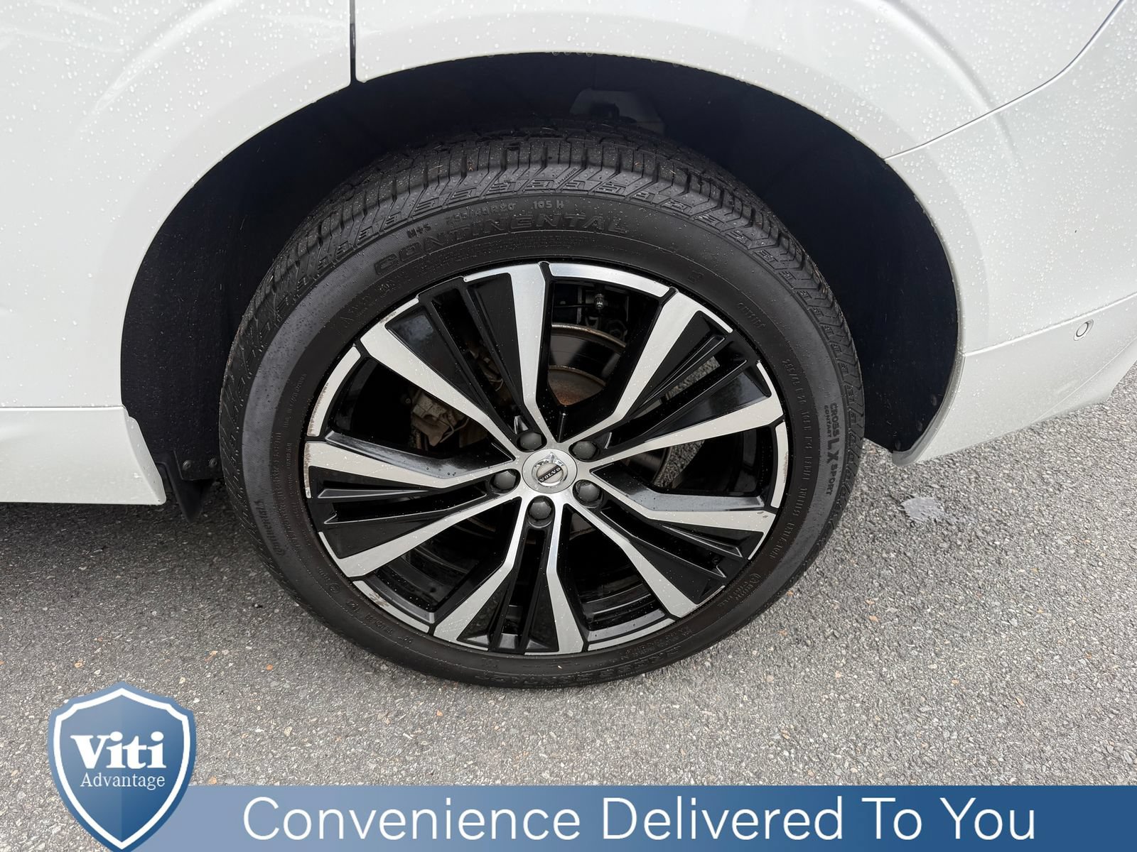 Used 2024 Volvo XC60 B5 Plus w/ Protection Package Premier AWD/4WD image 12