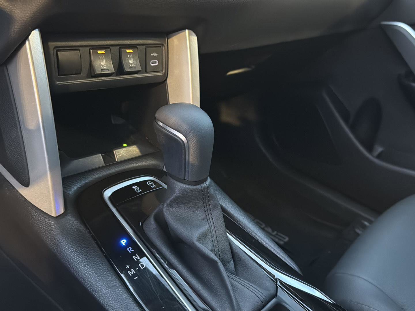 Certified 2025 Toyota Corolla Cross XLE image 24