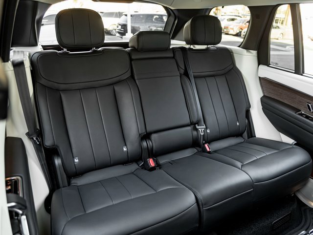 Used 2023 Land Rover Range Rover SE image 24
