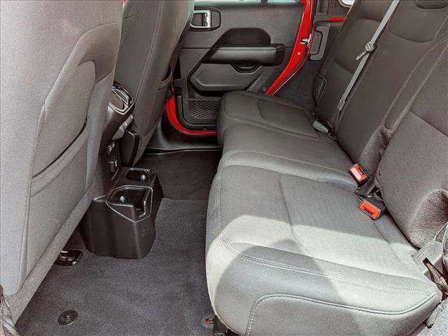 Used 2018 Jeep Wrangler Unlimited Sahara w/ Cold Weather Group image 19