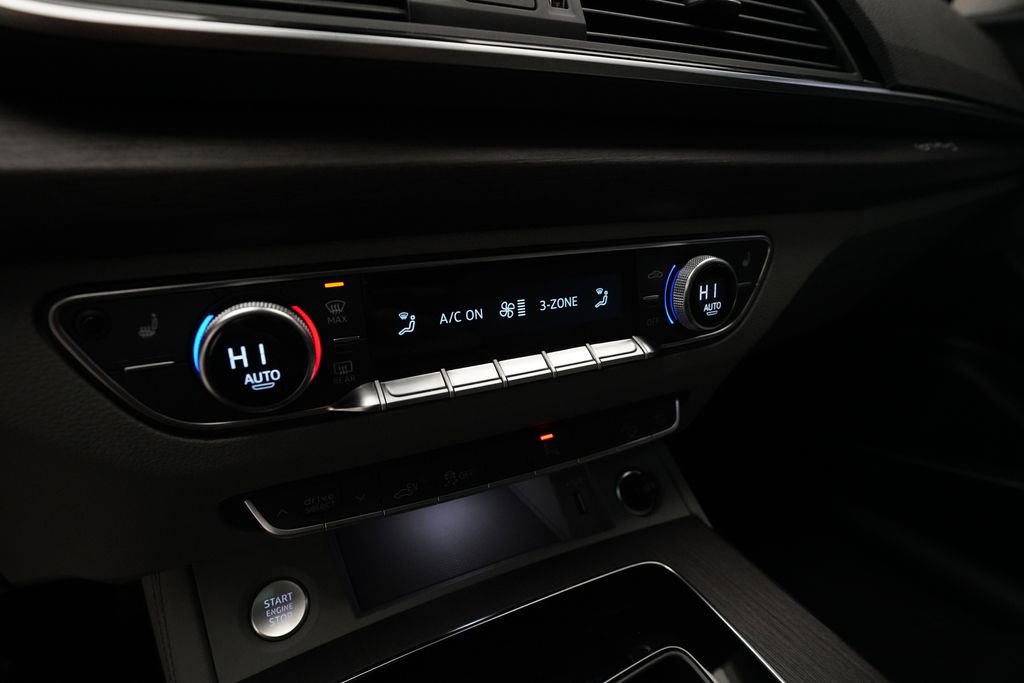 Used 2024 Audi Q5 e Premium Plus w/ Premium Plus Package image 22