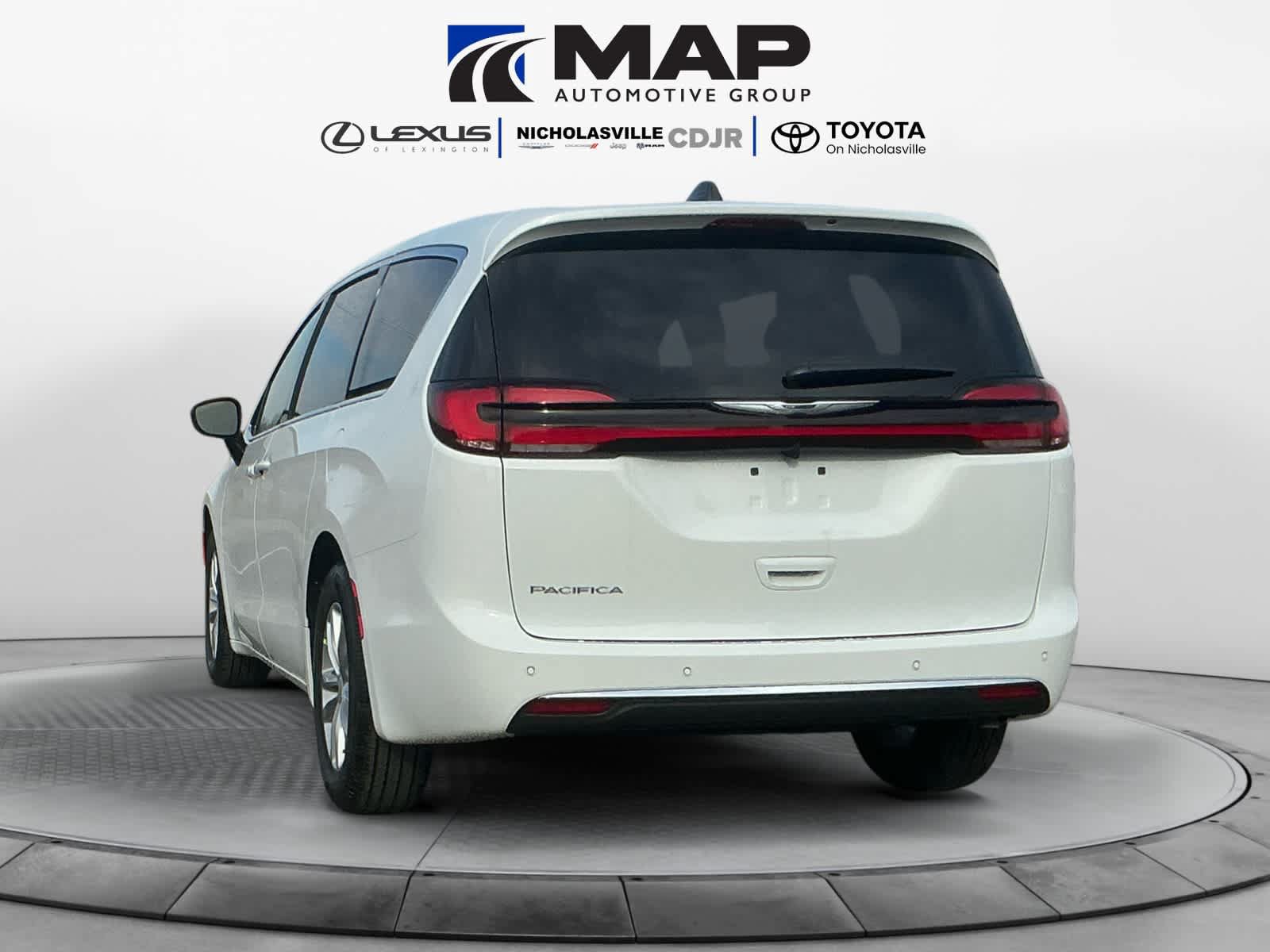 New 2026 Chrysler Pacifica Select FWD image 4
