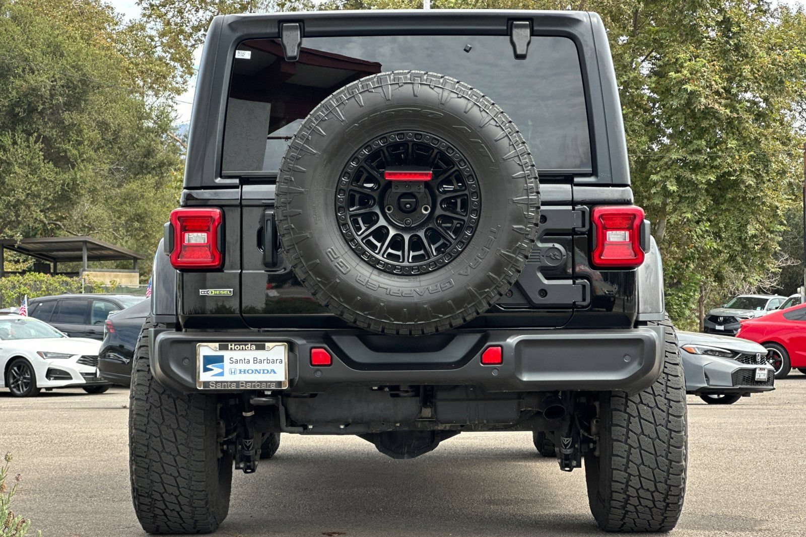 Used 2021 Jeep Wrangler Unlimited Sahara AWD/4WD image 5