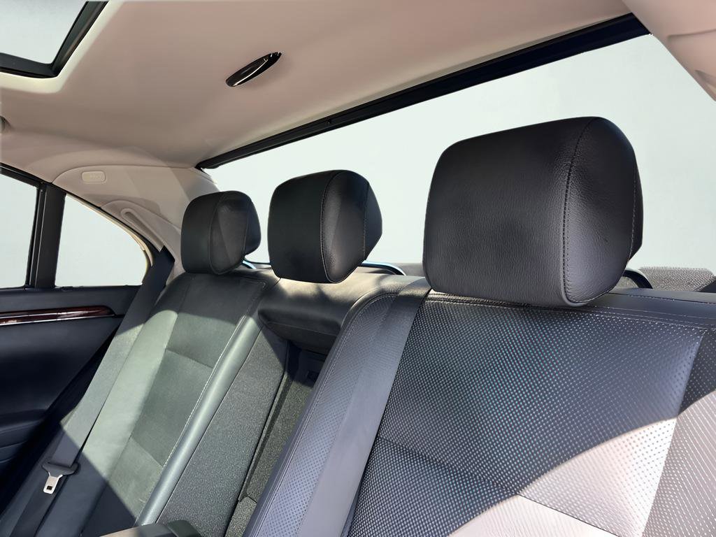 Used 2010 Mercedes-Benz S 550 image 21