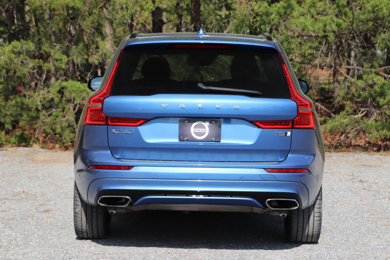 Used 2021 Volvo XC60 T5 R-Design w/ Advanced Package image 4