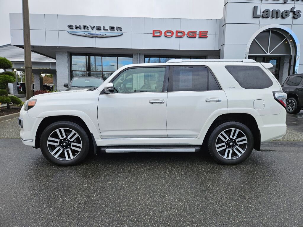 Used 2015 Toyota 4Runner Limited AWD/4WD image 2