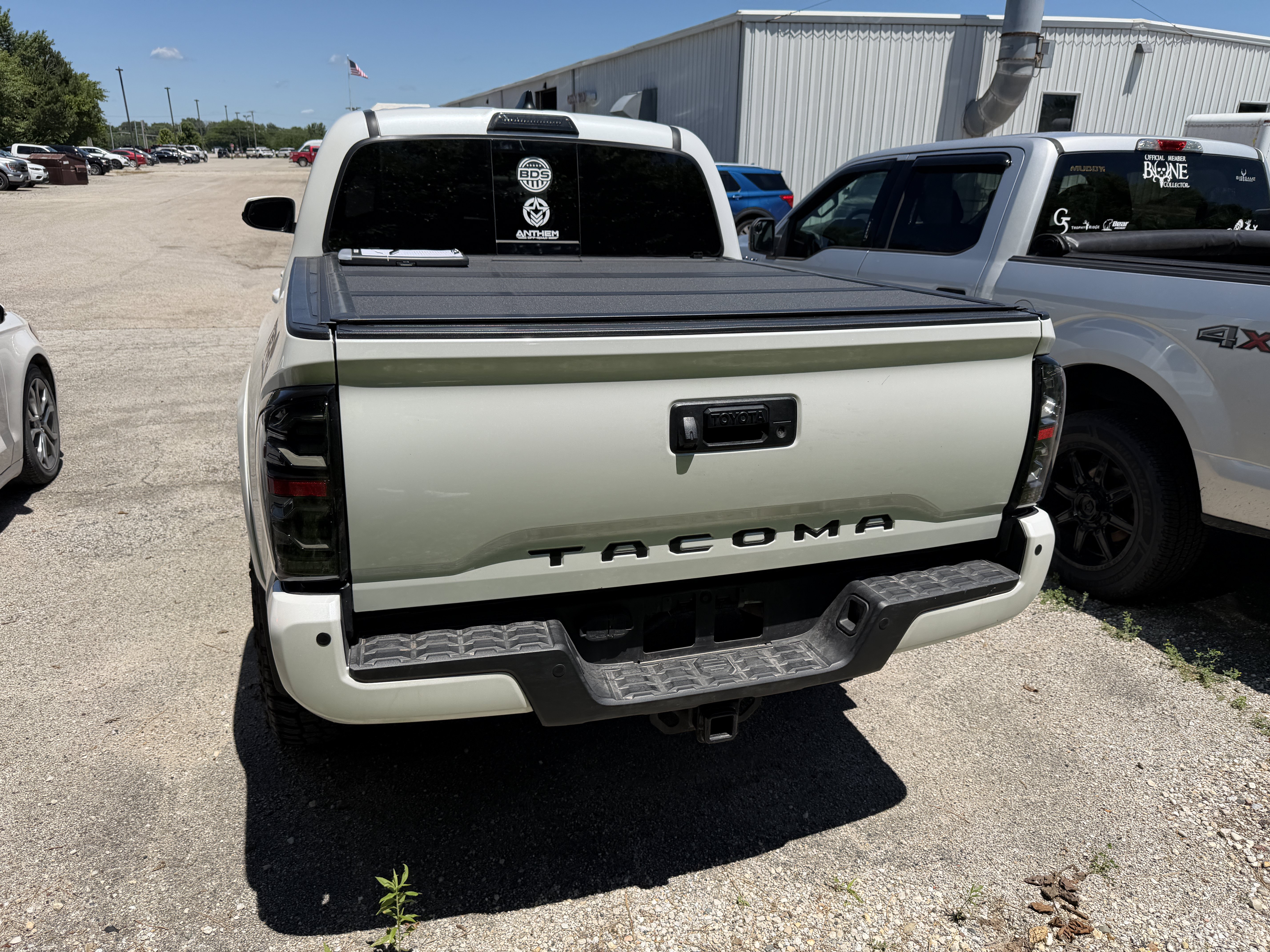 Used 2022 Toyota Tacoma TRD Sport w/ Technology Package AWD/4WD image 10