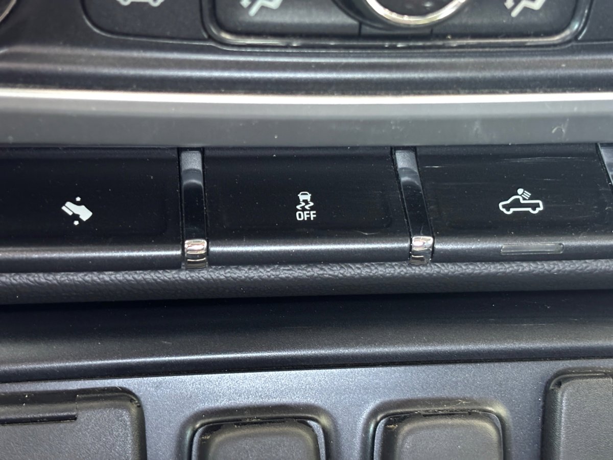 Used 2015 GMC Sierra 2500 SLT image 35