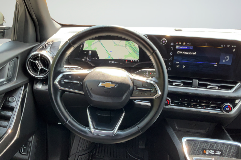Used 2025 Chevrolet Equinox LT w/ Convenience Package II FWD image 12