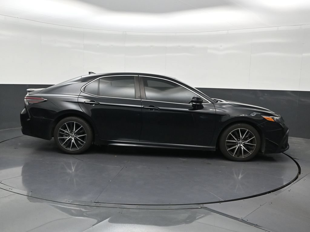 Used 2022 Toyota Camry SE w/ Audio Upgrade Package FWD image 7