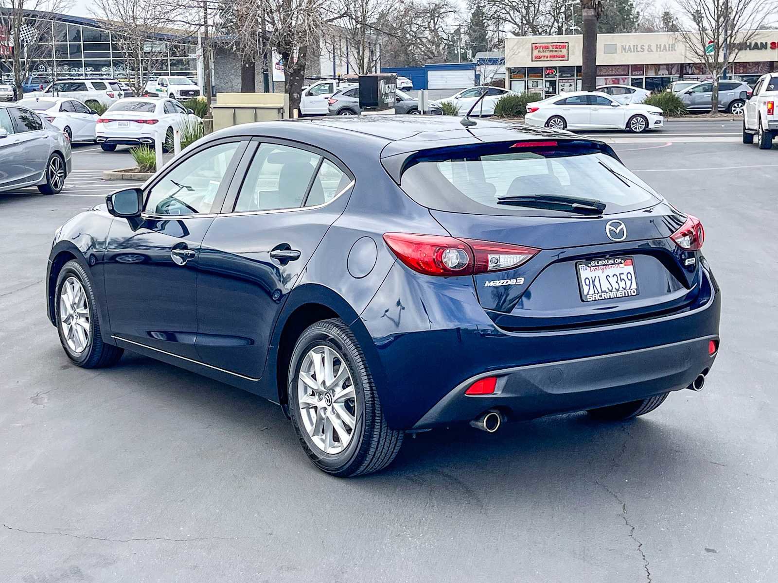 Used 2016 MAZDA MAZDA3 i Touring image 2