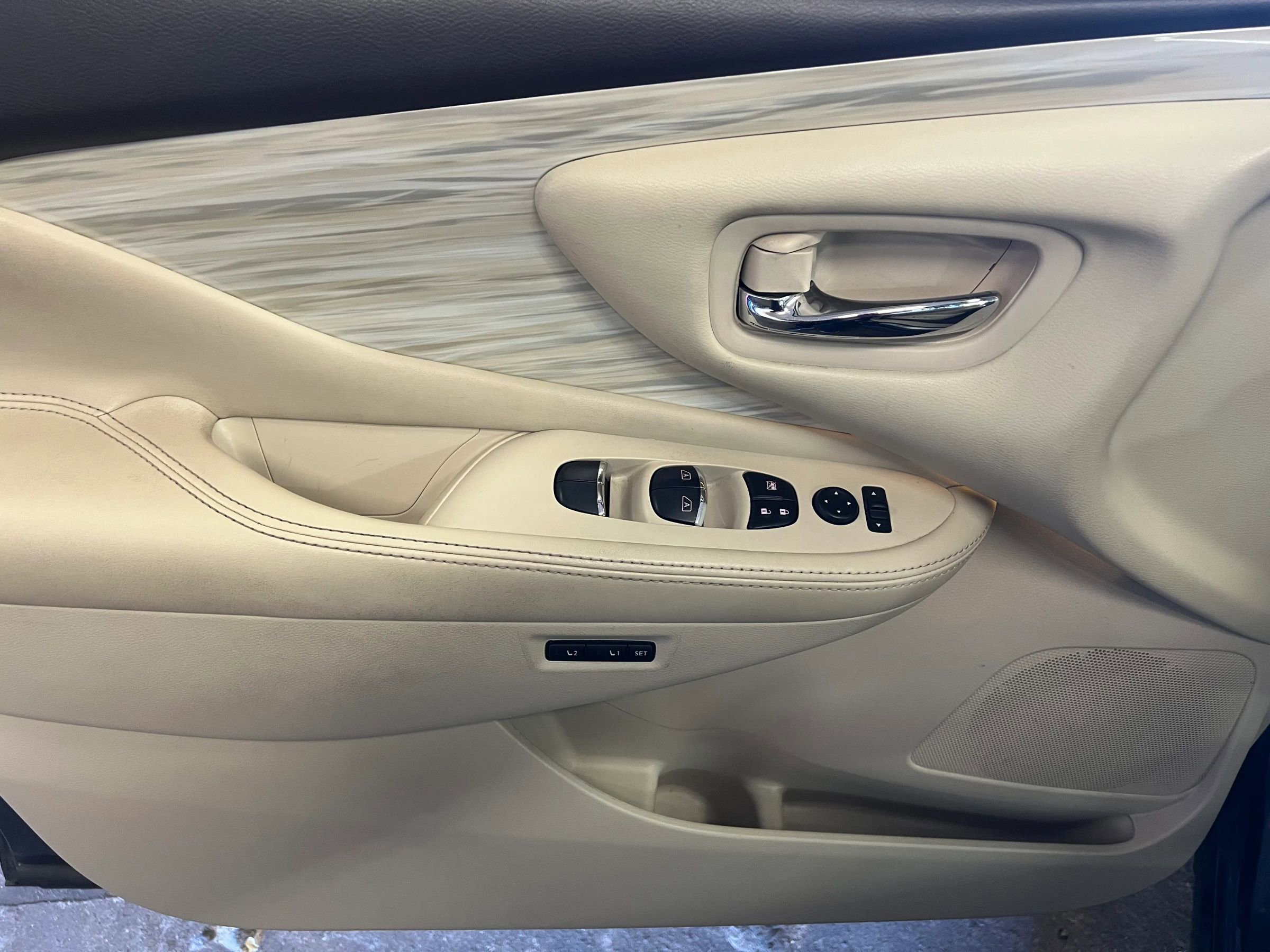 Used 2017 Nissan Murano Platinum w/ Platinum Technology Package image 9