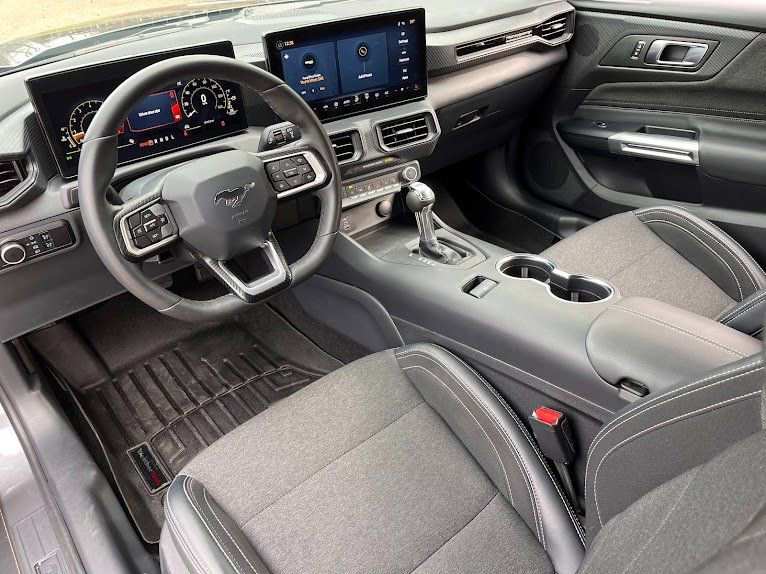 Used 2024 Ford Mustang Coupe image 10