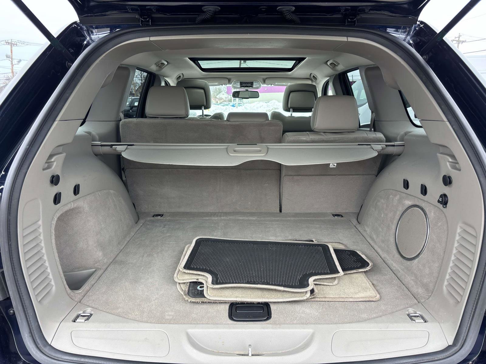 Used 2012 Jeep Grand Cherokee Laredo image 14