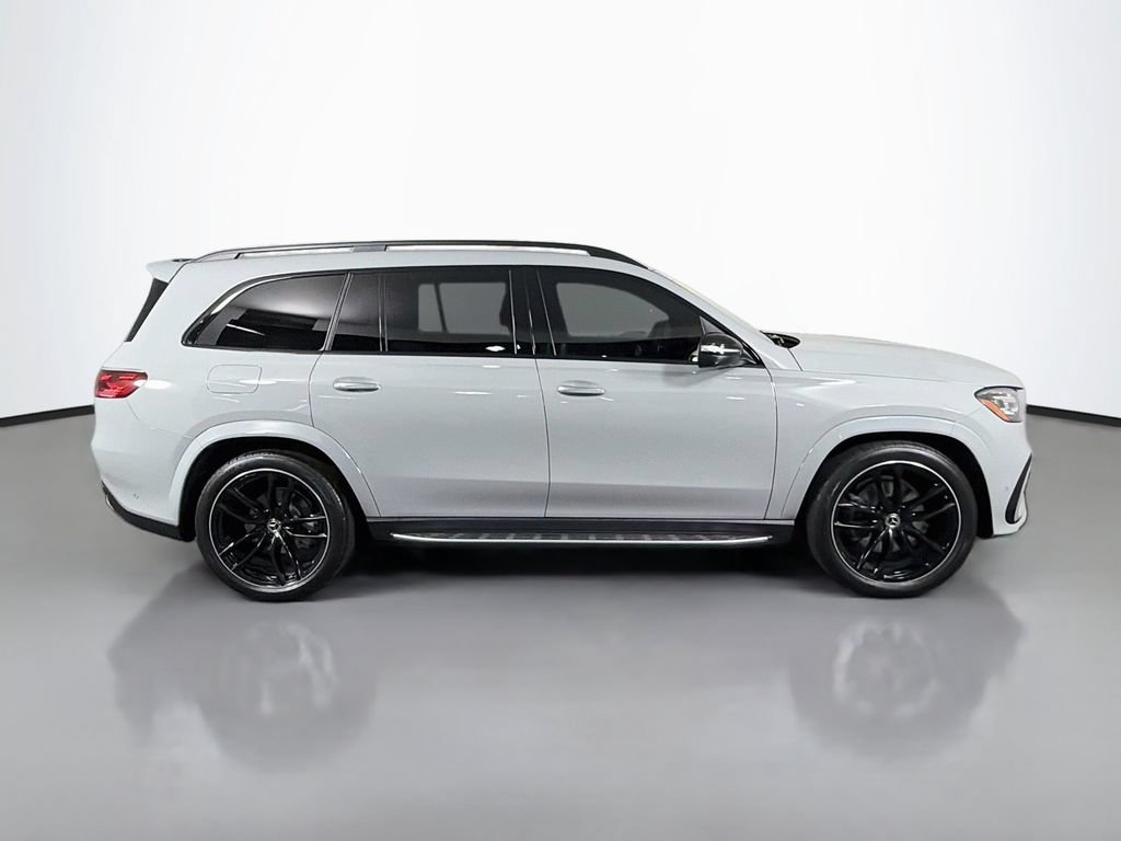 Used 2025 Mercedes-Benz GLS 580 4MATIC image 8