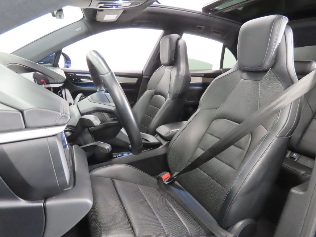 Used 2024 Porsche Macan 4 Electric AWD/4WD image 5